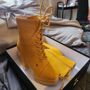 Chic Yellow Lace-Up Boots